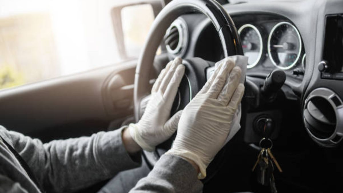 Cómo limpiar el volante del coche con productos que tienes por casa para  que quede perfecto