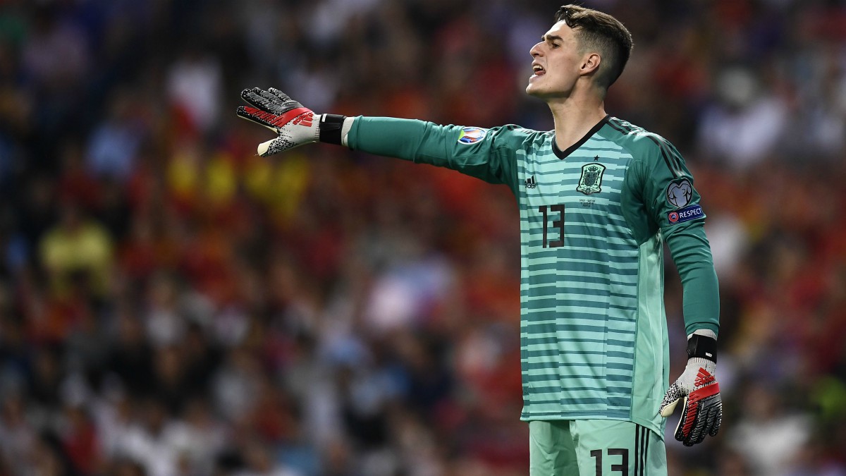 Kepa, durante un partido con España. (AFP)