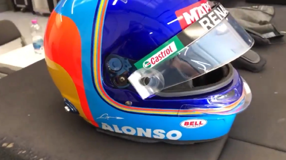 El casco que ha utilizado Fernando Alonso en el filming day de Barcelona. (@RenaultF1Team)