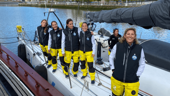 Cinco mujeres que han superado un cáncer de mama recorren en barco la Península Ibérica