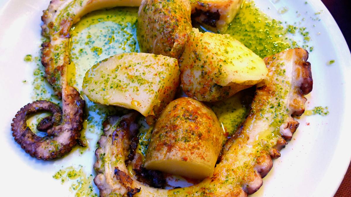 Receta del pulpo a la brasa con aceite de albahaca