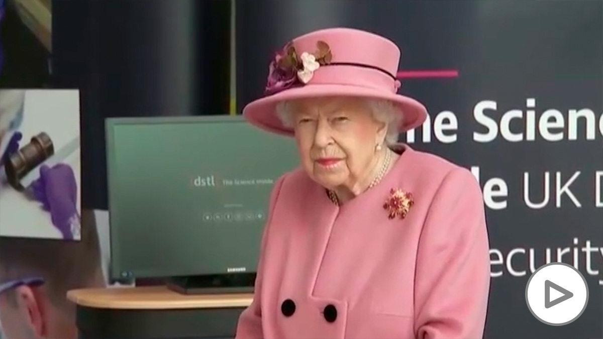 La reina de Inglaterra acude a su primer acto oficial desde el inicio de la pandemia.