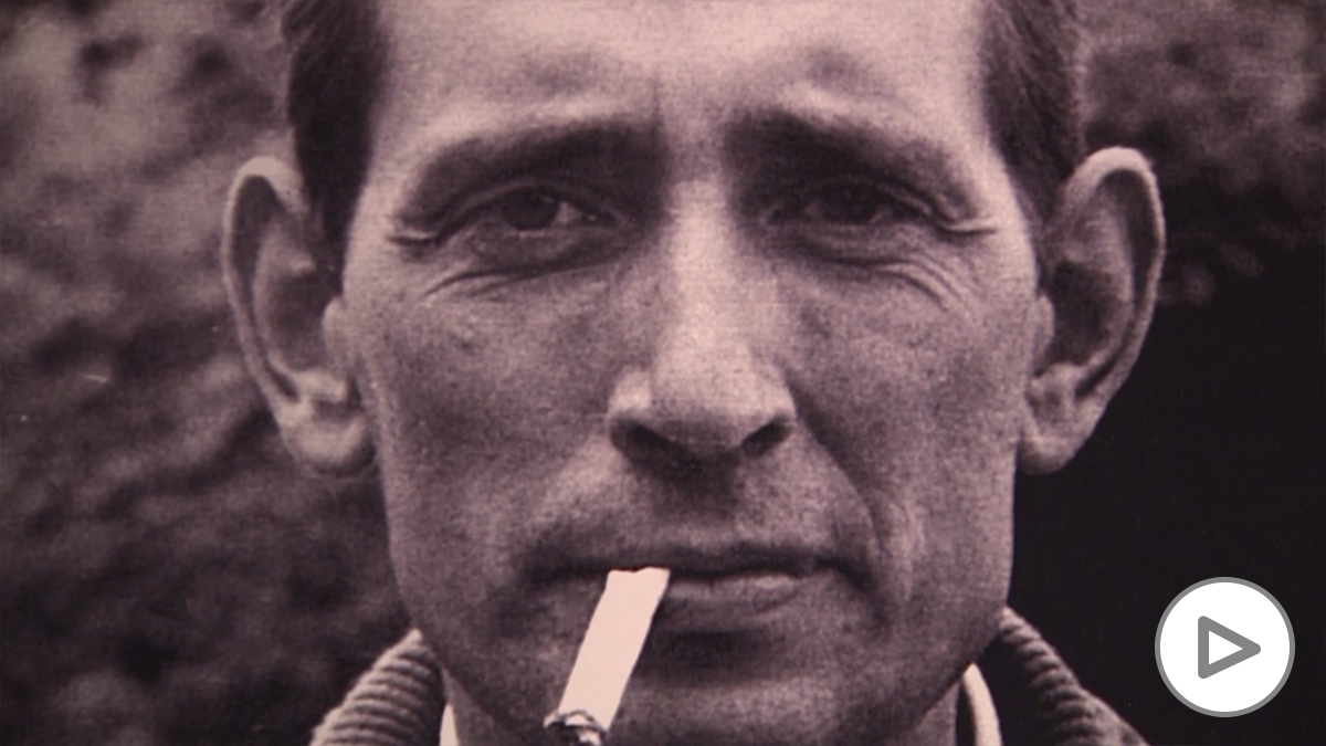 El escritor y periodista Miguel Delibes.