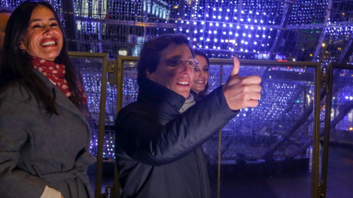 El alcalde José Luis Martínez-Almeida en el encendido de luces el año pasado. (Foto: EP)