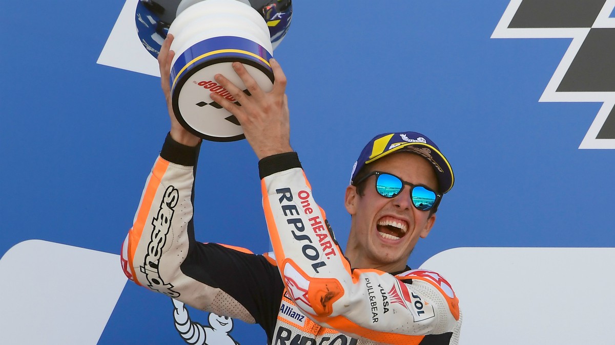 Álex Márquez celebra su podio en Aragón. (AFP)