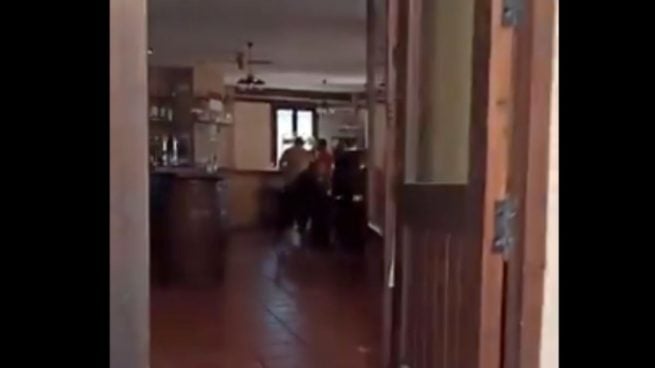 El vídeo viral se la semana: un niño piendo que alguien vaya a 'explotar' el bar del pueblo