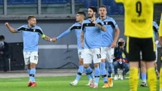 Los jugadores de la Lazio celebran el gol de Inmobile. (AFP)