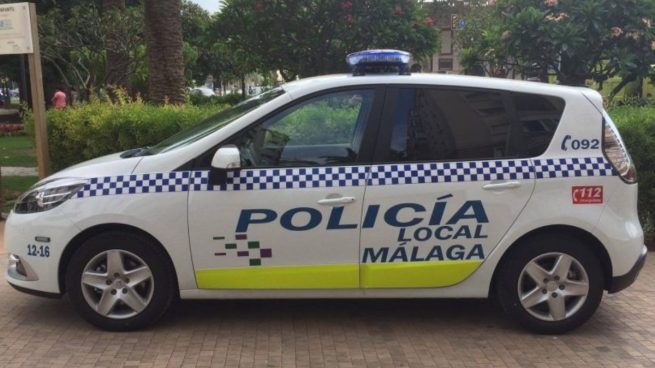 Un Policía Local de Málaga fuera de servicio salva a una mujer de su maltratador