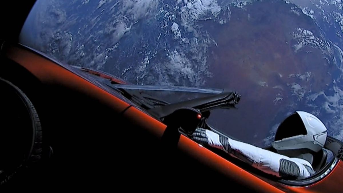 Tesla en el espacio