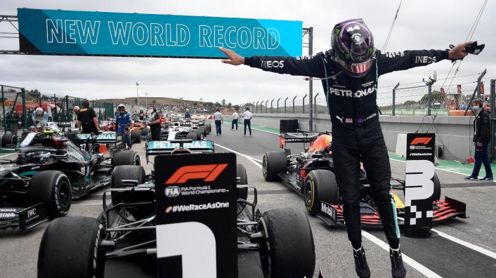 Lewis Hamilton gana el Gran Premio de Portugal. (AFP)