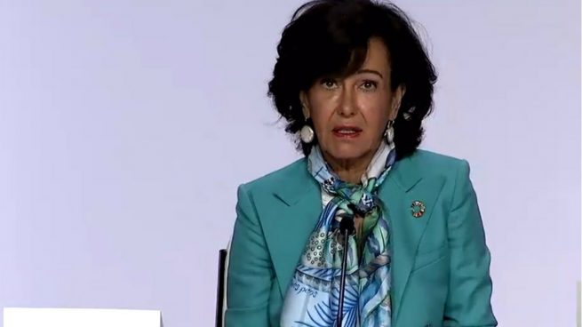 Ana Botín, presidenta de Banco Santander, durante la junta de accionistas de octubre de 2020