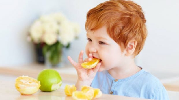 Alimentos que tienen un mayor riesgo de atragantamiento o asfixia en los niños