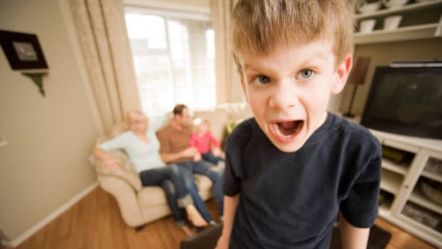 Cómo ayudar a los niños a controlar la ira y el enfado