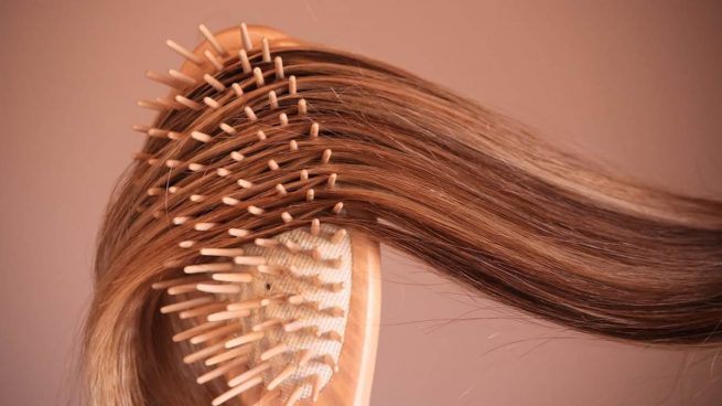 limpiar un cepillo del pelo