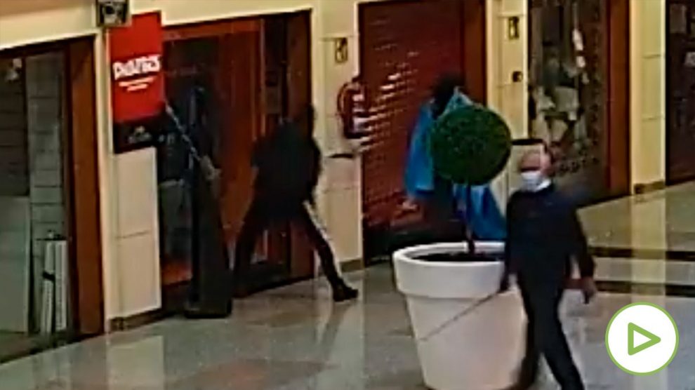 La Policía detiene a 5 ‘aluniceros’ con 200 antecedentes y ya están en libertad.