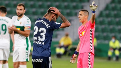 Brais Méndez se lamenta tras una ocasión en el Elche-Celta. (EFE)
