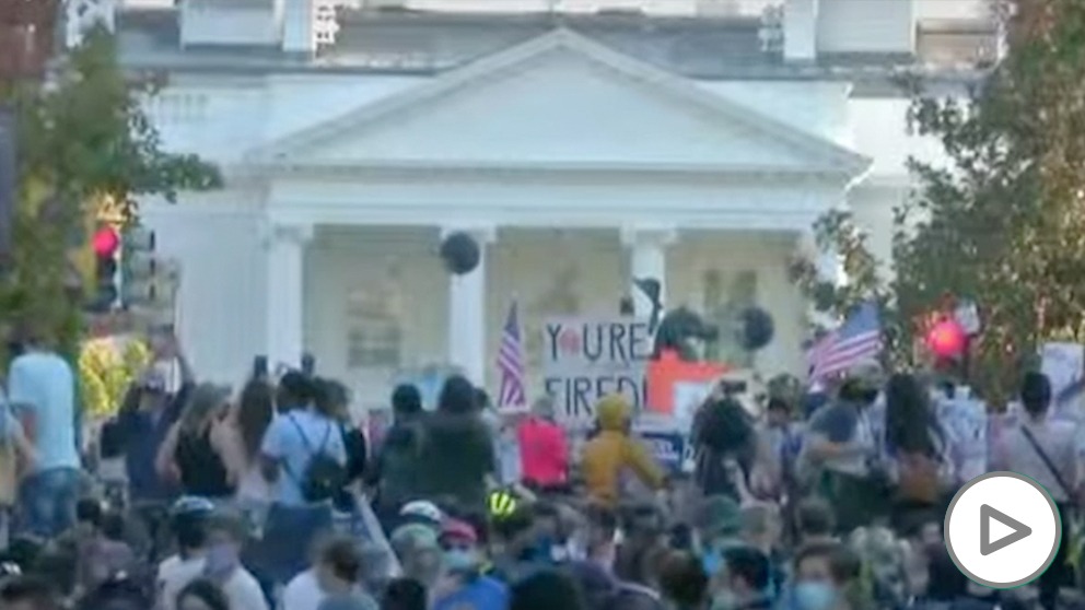 Celebración demócrata frente a la Casa Blanca.
