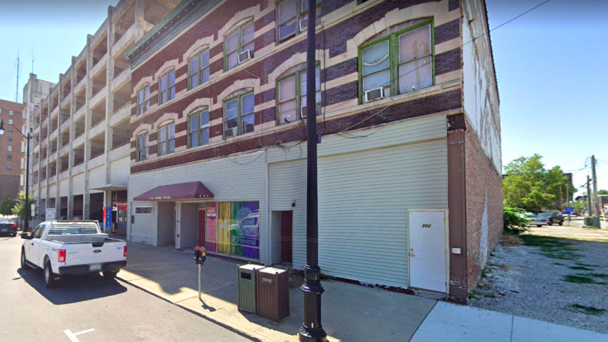 El hotel ‘fantasma’ promovido por Martín Jerónimo Hernández se alzaría sobre los terrenos en los que hoy se encuentra un conocido bar de ambiente gay de Springfield (Illinois), el Club Station House.