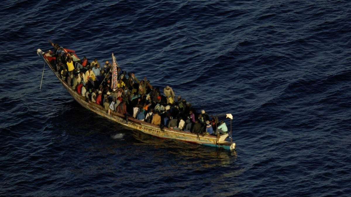 Un cayuco llegando a Canarias. (Foto: Europa Press/Salvamento Marítimo).