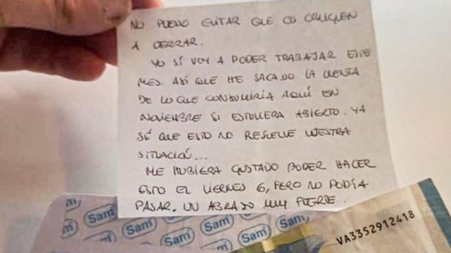 El gesto viral de un cliente de un bar antes de que cierre: le entrega un sobre con el dinero de las consumiciones de un mes