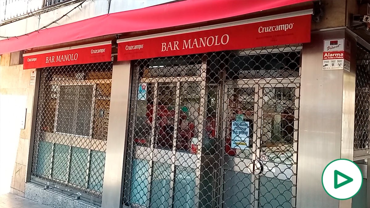 El bar Manolo, en Sevilla, echa el cierre 85 años después.