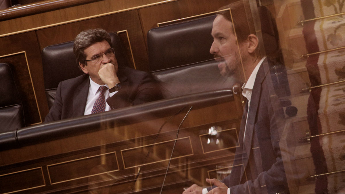 El ministro de Inclusión, Seguridad Social y Migraciones, José Luis Escrivá, y el vicepresidente social, Pablo Iglesias. (Foto: EP)