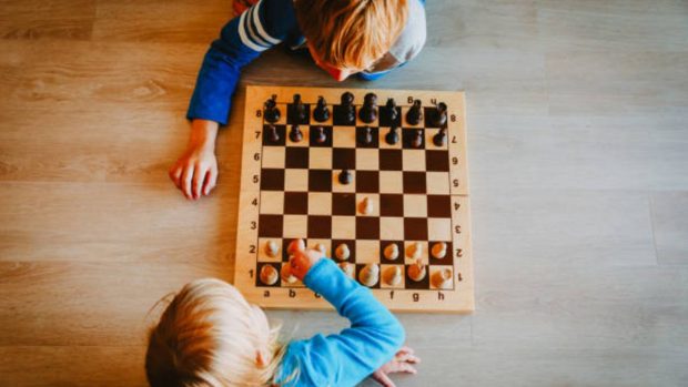 ¿Por qué los niños deben aprender a jugar al ajedrez"