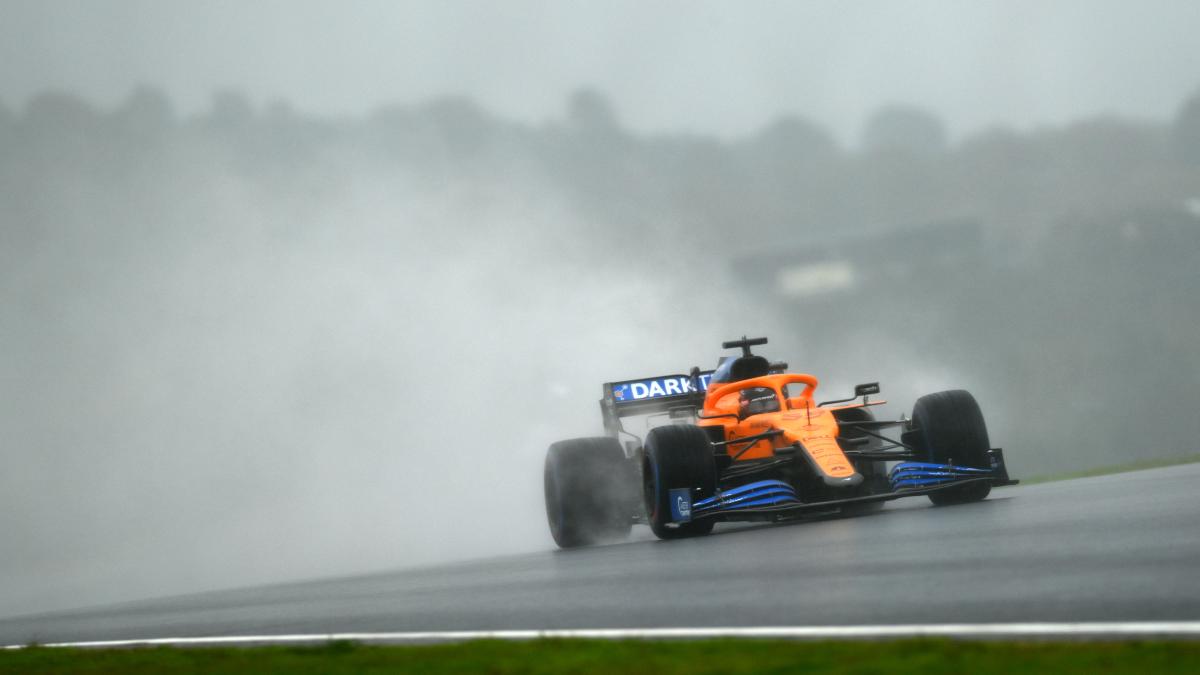 Carlos Sainz durante la sesión de clasificación para el Gran Premio de Turquía. (AFP)