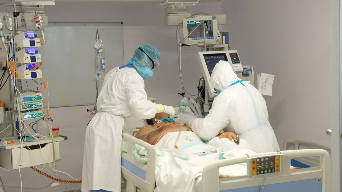 Sanitarios en un hospital durante la pandemia del covid.