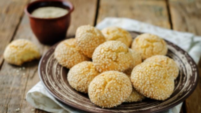 Receta de galletas de tahini y miel