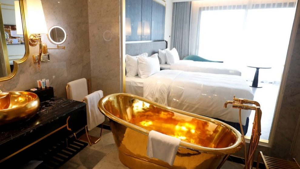 Hotel recubierto de oro