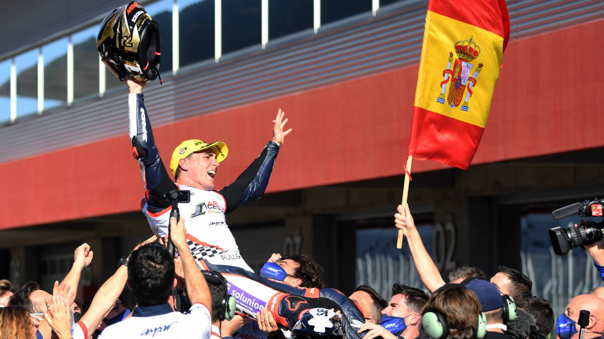 Albert Arenas, nuevo campeón del mundo de Moto3. (AFP)