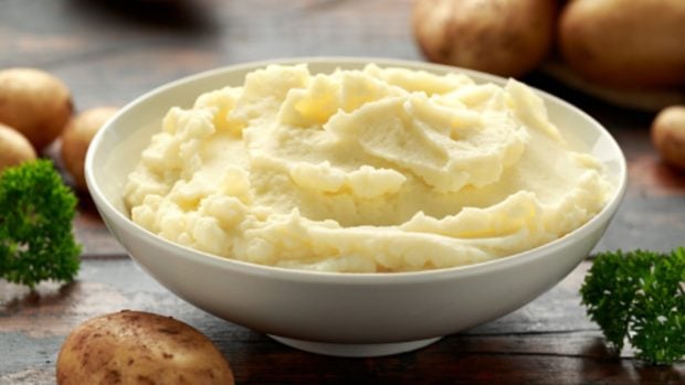 Crema de patatas con sobrasada y jamón ibérico, receta fácil 