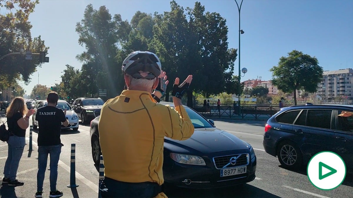 Sevilla se echa a la calle contra la ‘Ley Celaá’: más de una hora de caravana por la «libertad».