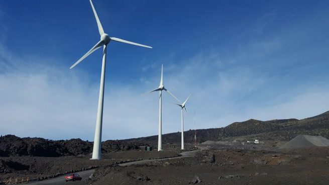 Endesa prueba nuevo sistema de iluminación láser en PE en Canarias para proteger a las aves