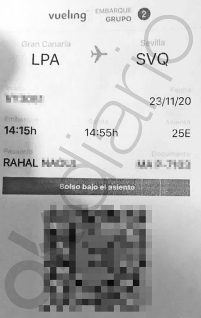 Estos son los billetes de avión que prueban cómo los ilegales de Canarias entran en la Península