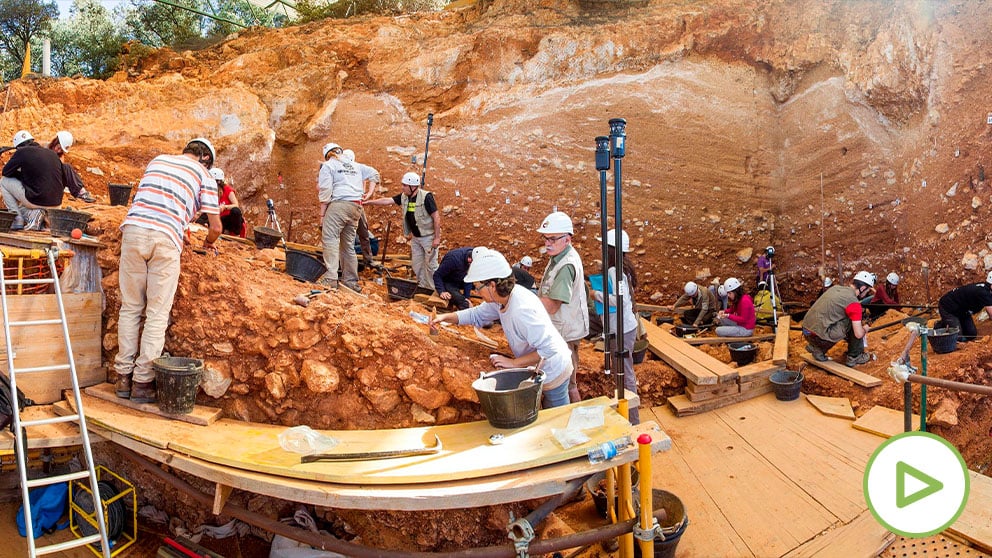 Trabajadores en el yacimiento de Atapuerca