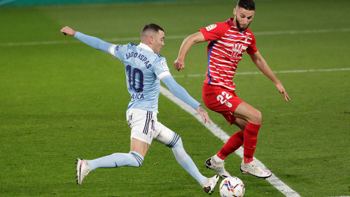Aspas dispara a puerta en el Celta-Granada. (EFE)