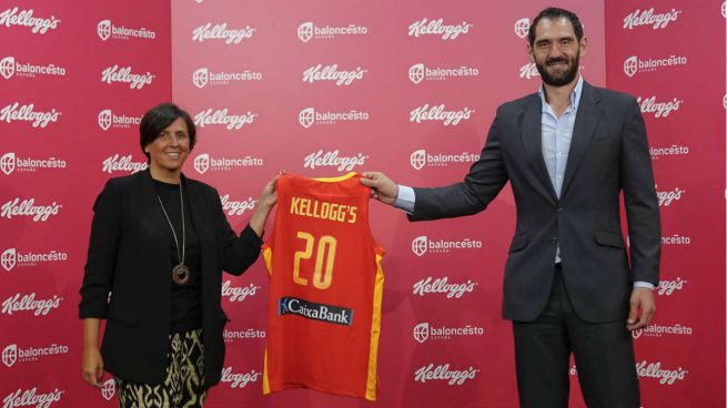 Susana Entero, presidenta de Kellogg España, junto con Jorge Garbajosa, presidente de la Federación Española de Baloncesto