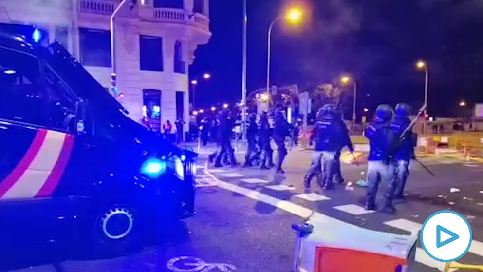 Disturbios violentos en la Gran Vía de Madrid.