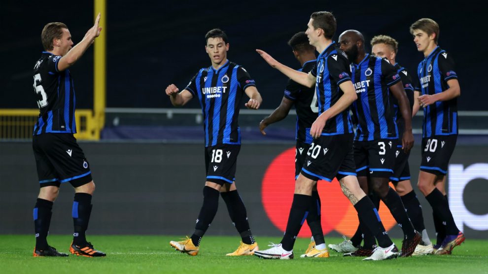 Los jugadores del Brujas celebran un gol. (AFP)