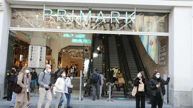 Primark redujo sus ventas un 40% en su primer semestre y cifra el impacto del Covid en 1.276 millones