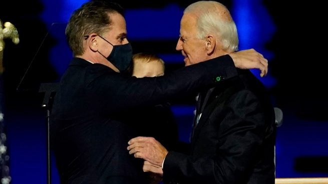 Hunter Biden junto al presidente electo Joe Biden (Foto: AFP)