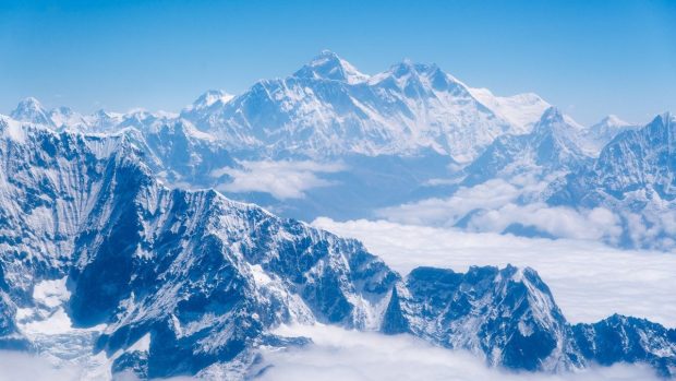 Everest cambia de altura