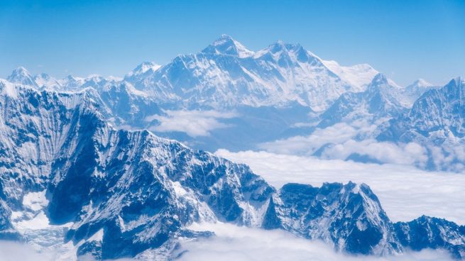 Everest cambia de altura