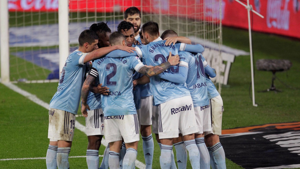 Los jugadores del Celta celebran un gol frente al Cádiz. (EFE)