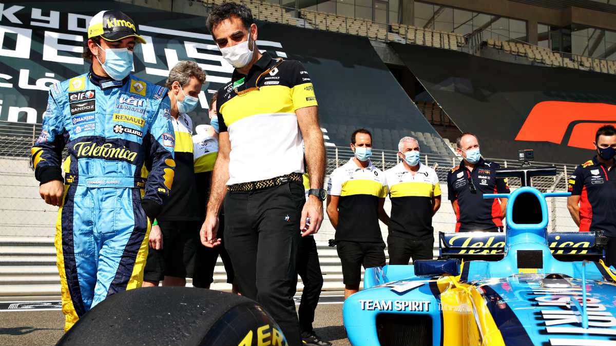 Fernando Alonso, antes de los test de Abu Dabi. (Getty)