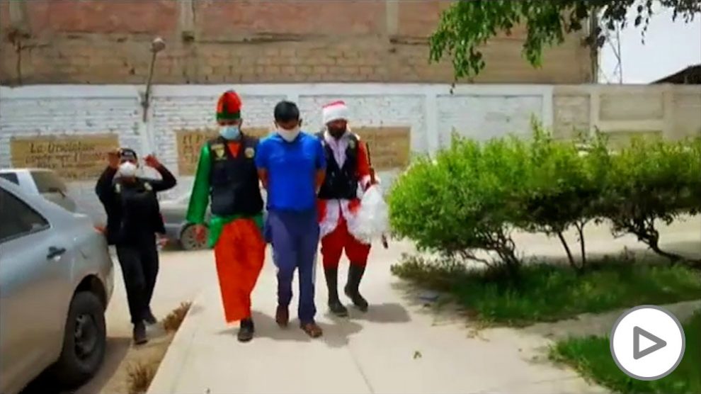 Papá Noel es policía en Perú
