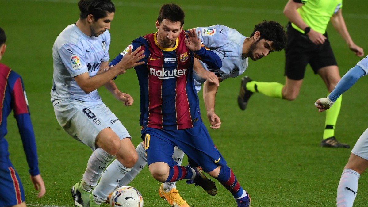 Messi durante el partido entre Barcelona y Valencia. (AFP)