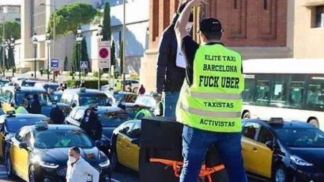 Uber se abre a negociar con su archienemigo del taxi para entrar pacíficamente en Barcelona